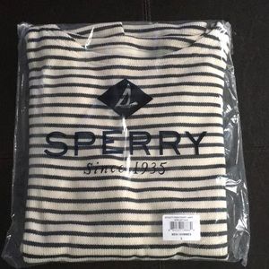 Sperry Long sleeve sweater/ sweatshirt